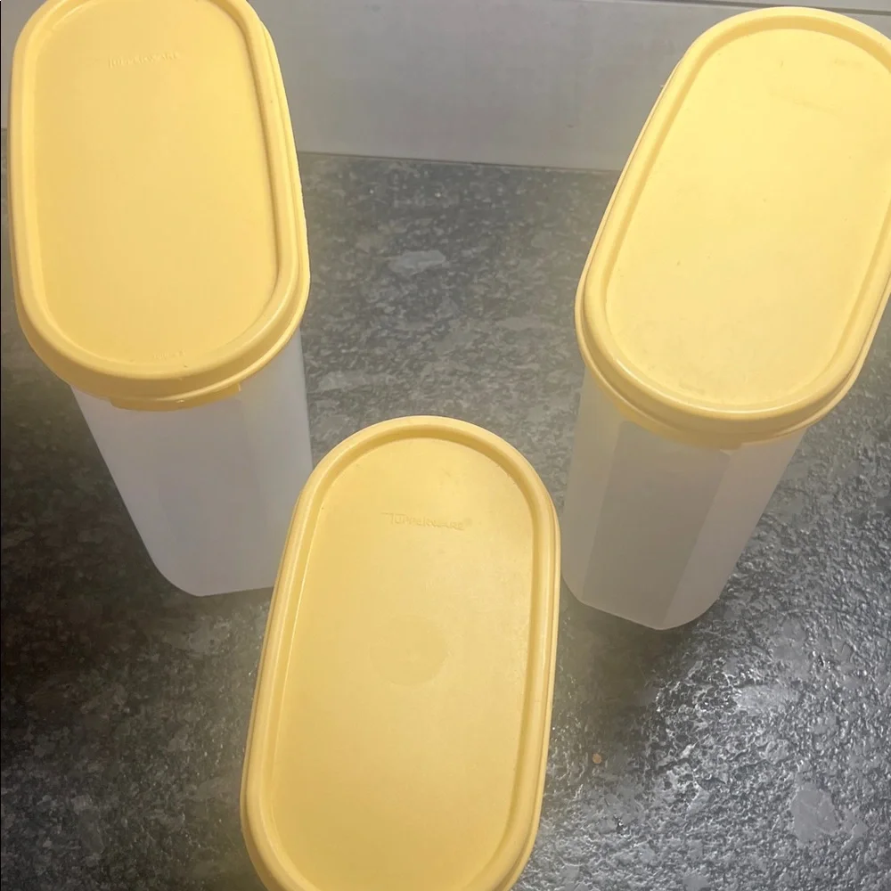 Tupperware Modular Mates Yellow Lid Food Storage Containers. Exc condition